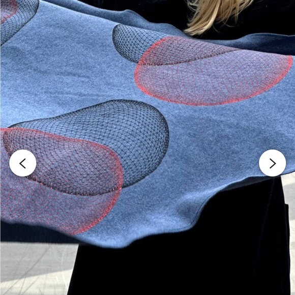 Oversized hand printed fleece triangle scarf - Picture 7 of 8